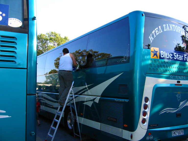 Utastájékoztatási rendszer Santorini 15 buszmegállójában