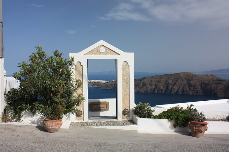 Mi várható 2025 augusztusában Santorinin?