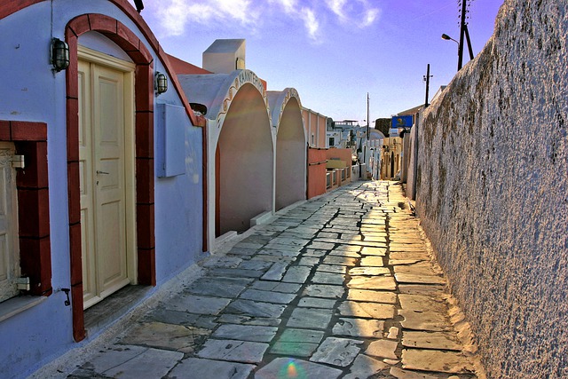Irány Santorini! Kihalt utcák a szigeten